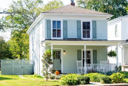 Gordonsville Casa | Cozy Gordonsville Cottage on Main Street