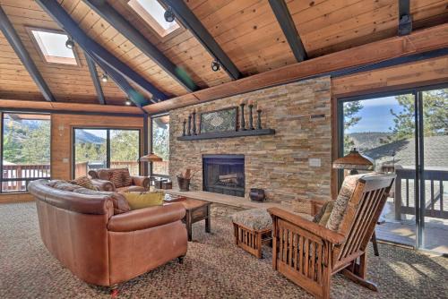 Pine Mountain Club Casa | Cozy Grand Woodland Cabin with Mountain Views