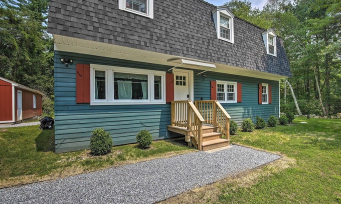Great Barrington Casa | Cozy Great Barrington Home ~ 1 Mi to Ski Resort!