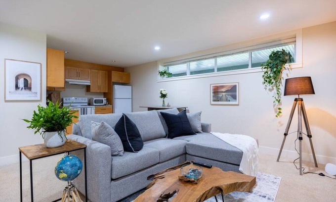 Canyon Heights Casa | Cozy Guest Suite w A/C & playground