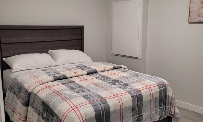 Airdrie Apartamento | Cozy Guest suite in Airdrie 2 Queen beds