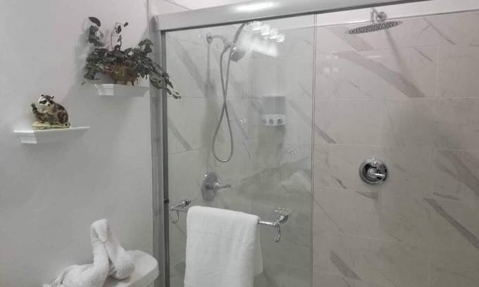 Marietta Casa | Cozy guest suite. Private bath and entrance