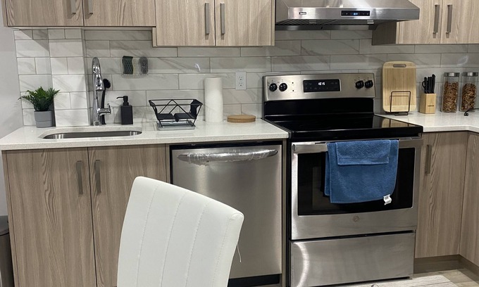 Northwest Calgary Apartamento | Cozy Guest Suite W/Free parking