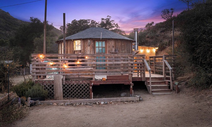 Leona Valley Cabina | Cozy Handcrafted Tree of Life Yurt