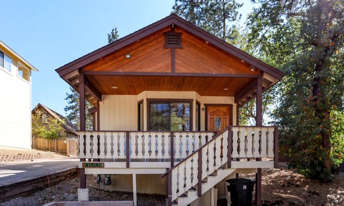 Moonridge Casa | Cozy Haven - 1966 by Big Bear Vacations