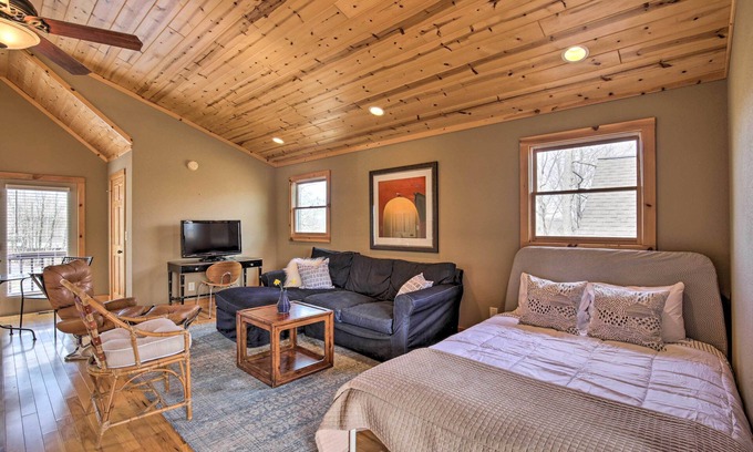 Hayesville Apartamento | Cozy Hayesville Couples Getaway w/ Marina Access!