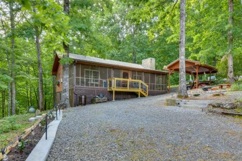 Hiawassee Casa | Cozy Hiawassee Cabin - 4 Mi to Lake Chatuge!