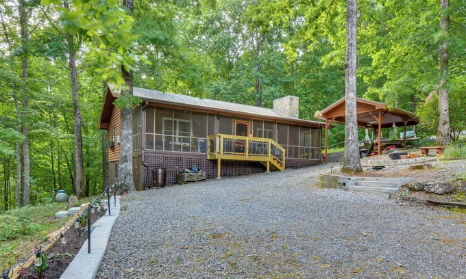Hiawassee Cabina | Cozy Hiawassee Cabin - 4 Mi to Lake Chatuge!