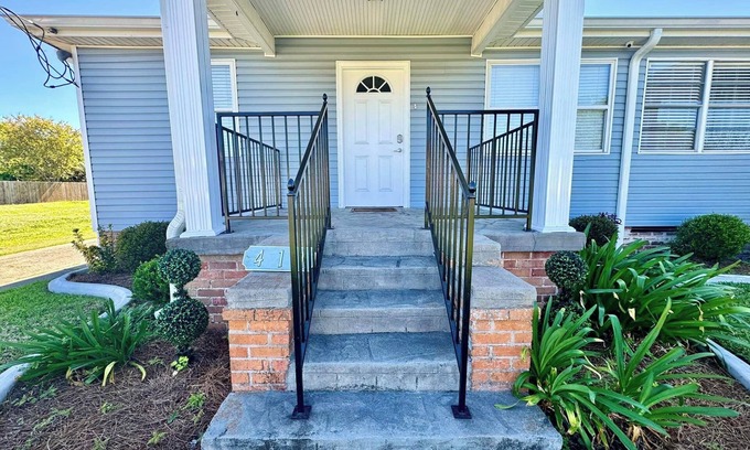 Arabi Casa | Cozy Hidden Gem 2-bedroom townhome in Historic Old Arabi