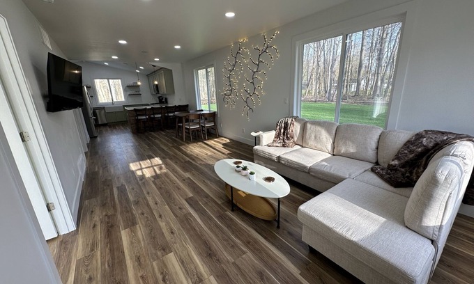 Lake Michigan Beach Casa | Cozy Hidden Retreat Close to Lake Michigan