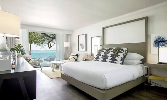 Rock Harbor Hotel | Cozy Hideaway w/ Private Balcony & Poolside Relaxation in Key Largo