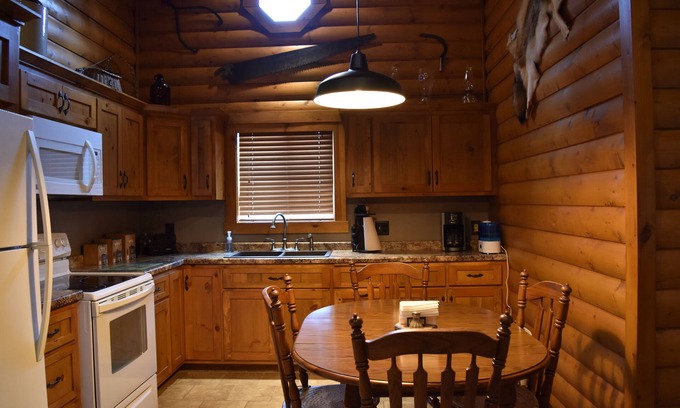 Crivitz Cabina | Cozy High Falls Cabin