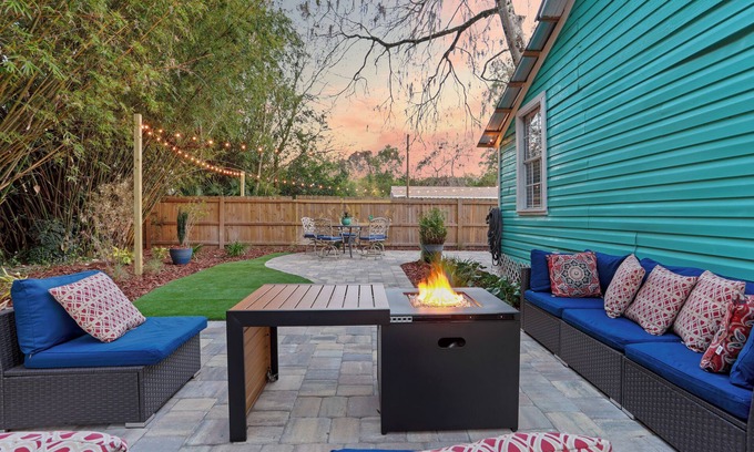 High Springs Casa | Cozy High Springs Retreat Near Blue Springs, Renovated Pet-Friendly Backyard!