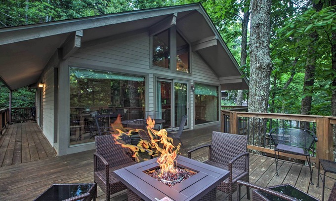 Wintergreen Cabina | Cozy 'Hillside Hideaway' in Wintergreen Resort!