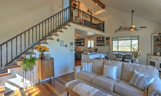 Rifle Casa | Cozy Hillside Home w/ Rifle Gap & MTN Views, Hot Tub, Decks, Grill, Near Golfing