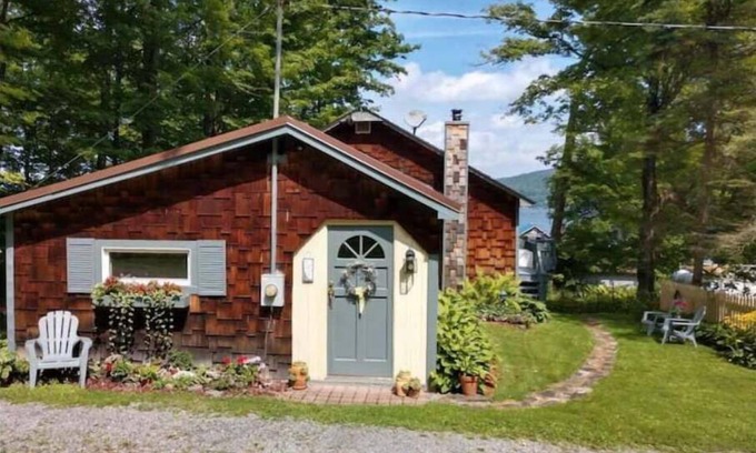 Cooperstown - Otsego Lake Cabaña | Cozy Hillside Hideaway on Lake Canadarago