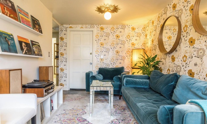 Whittier Heights Apartamento | Cozy Hip Vintage Mil Apt In Ballard