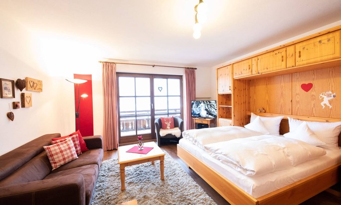 Untergrainau Apartamento | Cozy holiday apartment "Enzian" in the beautiful Zugspitz village Grainau