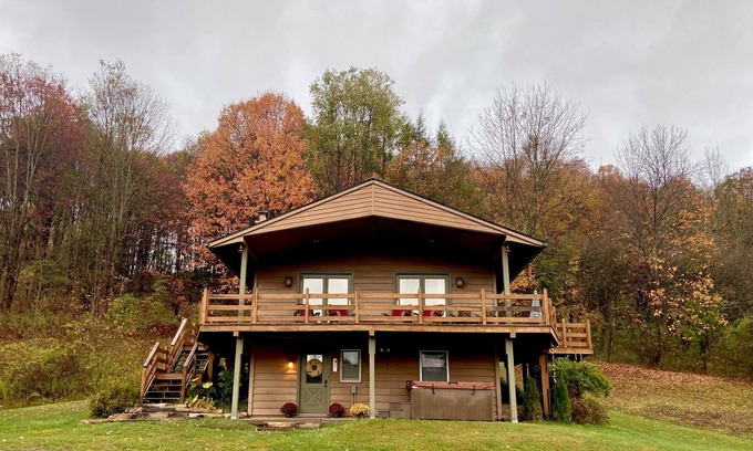 Ellicottville Cabaña | Cozy Mountain Retreat with Hot-tub + Fire-pit