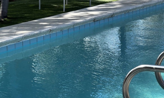 Parkside Casa | Cozy Hollywood Pool View 1Bedroom/4Guest!