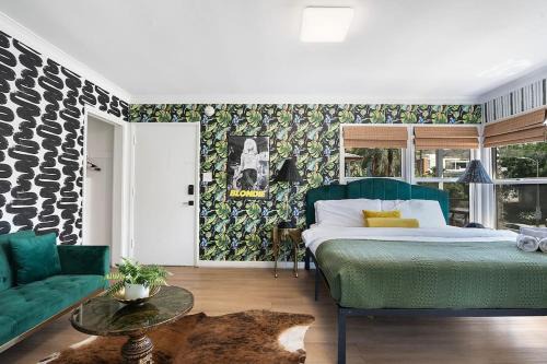 The Flats Apartamento | Cozy Hollywood Studio Updated and Central Location