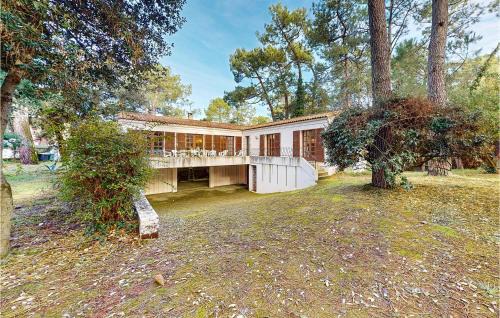 Saint-Georges-de-Didonne Casa | Cozy Home In Saint-Georges-De-Didonne