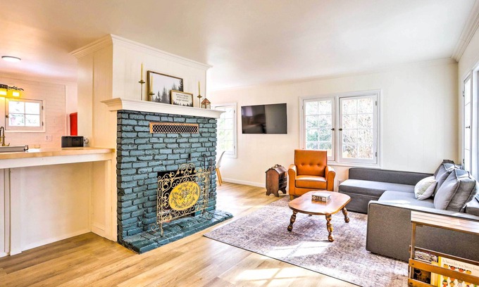 Wrightwood Casa | Cozy Home, 1/2 Mi to Downtown, 4 Mi to Hikes!