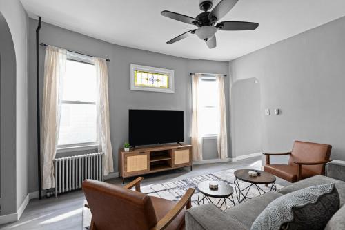Wallington Apartamento | Cozy Home, 19 min to NYC, 3 Car Driveway