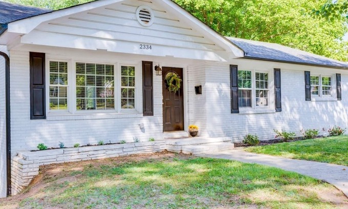 Charlotte Casa | Cozy Home ~7 min to airport&uptown+fire+grill🔥