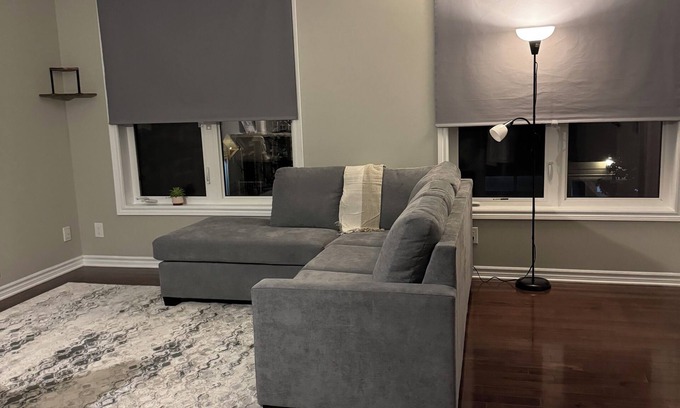 Industrial Park Apartamento | Cozy home away from home close to CHEO and TOH General Campus