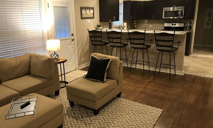 Shearer Hills - Ridgeview Casa | Cozy Home Away from Home Located Perfectly in the Heart of San Antonio.