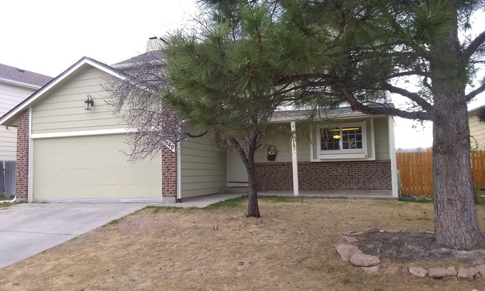 Gleneagle Casa | Cozy home away from home; sleeps 11