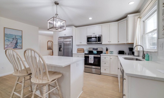 Whitemarsh Island Casa | Cozy home centrally located between Tybee Island & Downtown Savannah.
