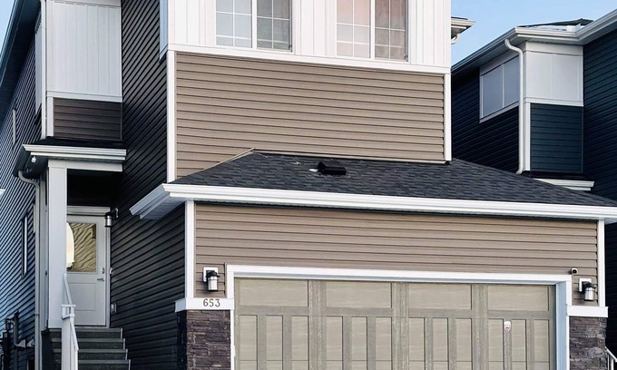 Calgary Casa | Cozy Home - close to the mountains
