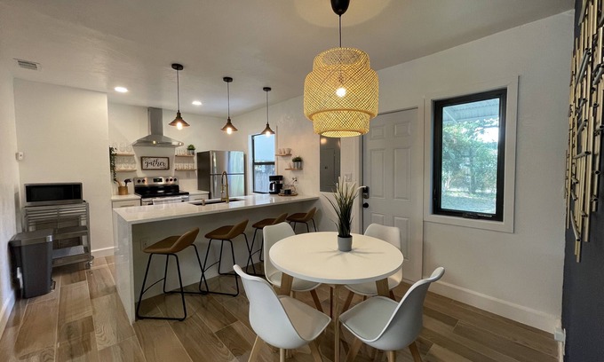 Downtown Fort Lauderdale Casa | Cozy Home-Close to Downtown, Beaches & Restaurants