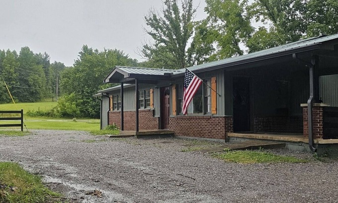 Tellico Plains Casa | Cozy home for 6 in the Cherokee National Forest. Easy access for motorcycles!