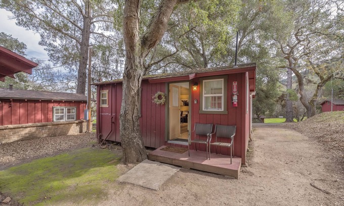 Carmel Valley Casa | Cozy home, full kitchen for two!