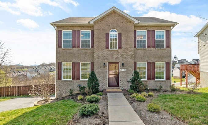 Christiansburg Casa | Cozy home in Christiansburg with great view! 16 minutes to Virginia Tech.