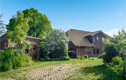 Karby Apartamento | Cozy Home In Dörphof With Sauna