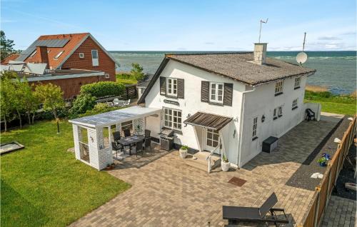 Bønnerup Strand Casa | Cozy Home In Glesborg With Wifi