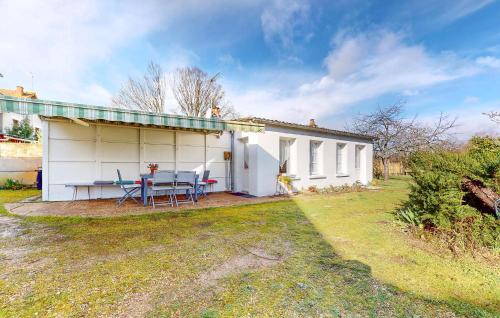 Montmorillon Casa | Cozy Home In Montmorillon With Wi-Fi