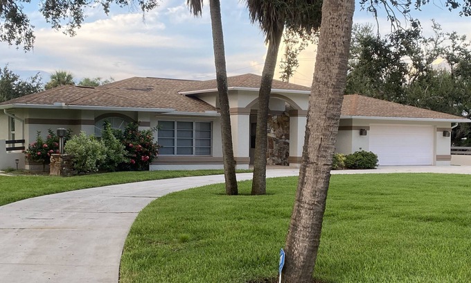 Lochmoor Waterway Estates Casa | Cozy home in North Fort Myers