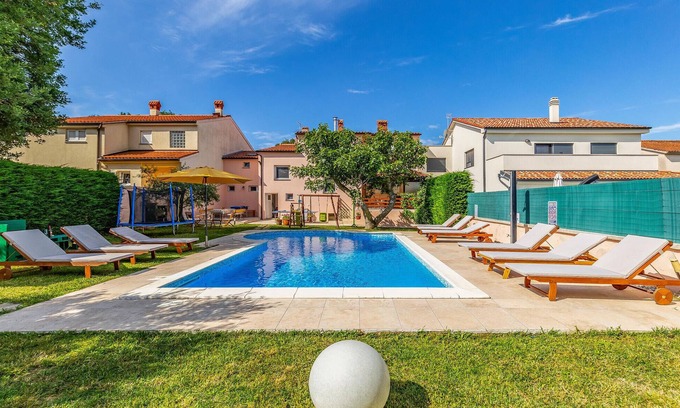 Vinkuran Casa | Acogedora casa de 5 dormitorios en Pula
