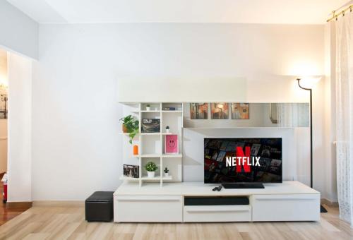 Gorla Apartamento | Cozy Home Milano 5 posti letto - 15 minuti dal Duomo - Metro M1 a 4 minuti - AC - Wifi - Netflix