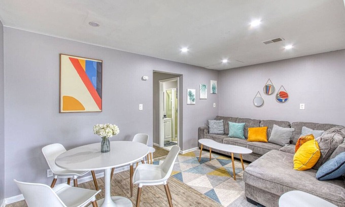 Taylor Casa | Cozy home minutes from DTW Airport