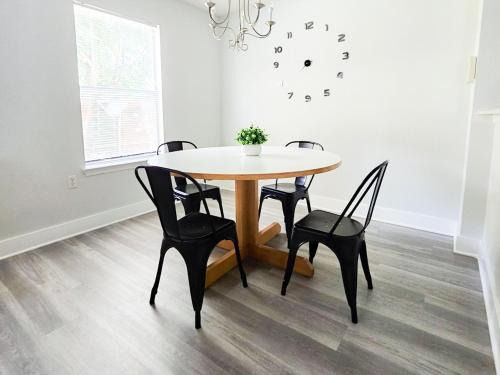 Austin Casa | Cozy Home Near Downtown Austin And Airport