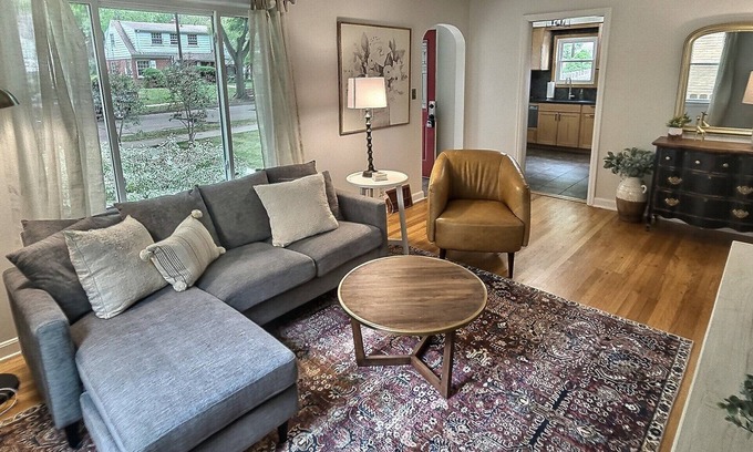 Milwaukee Casa | Cozy home near Froedtert & Children's Hospital! Quiet & friendly neighborhood!