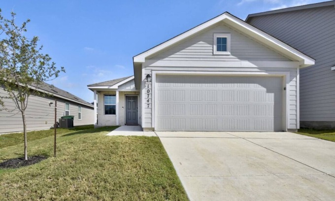 Converse Casa | Cozy home near Randolph AFB, BAMC, NE Methodist Hosp & Downtown SA.