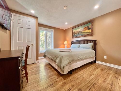 Richmond Hill Casa | Cozy Home Near Transit & Hillcrest Mall with Free Parking