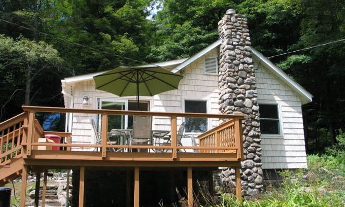 Livingston Manor Casa | Inicio Cozy en 58 Acres privada con dos Brooks